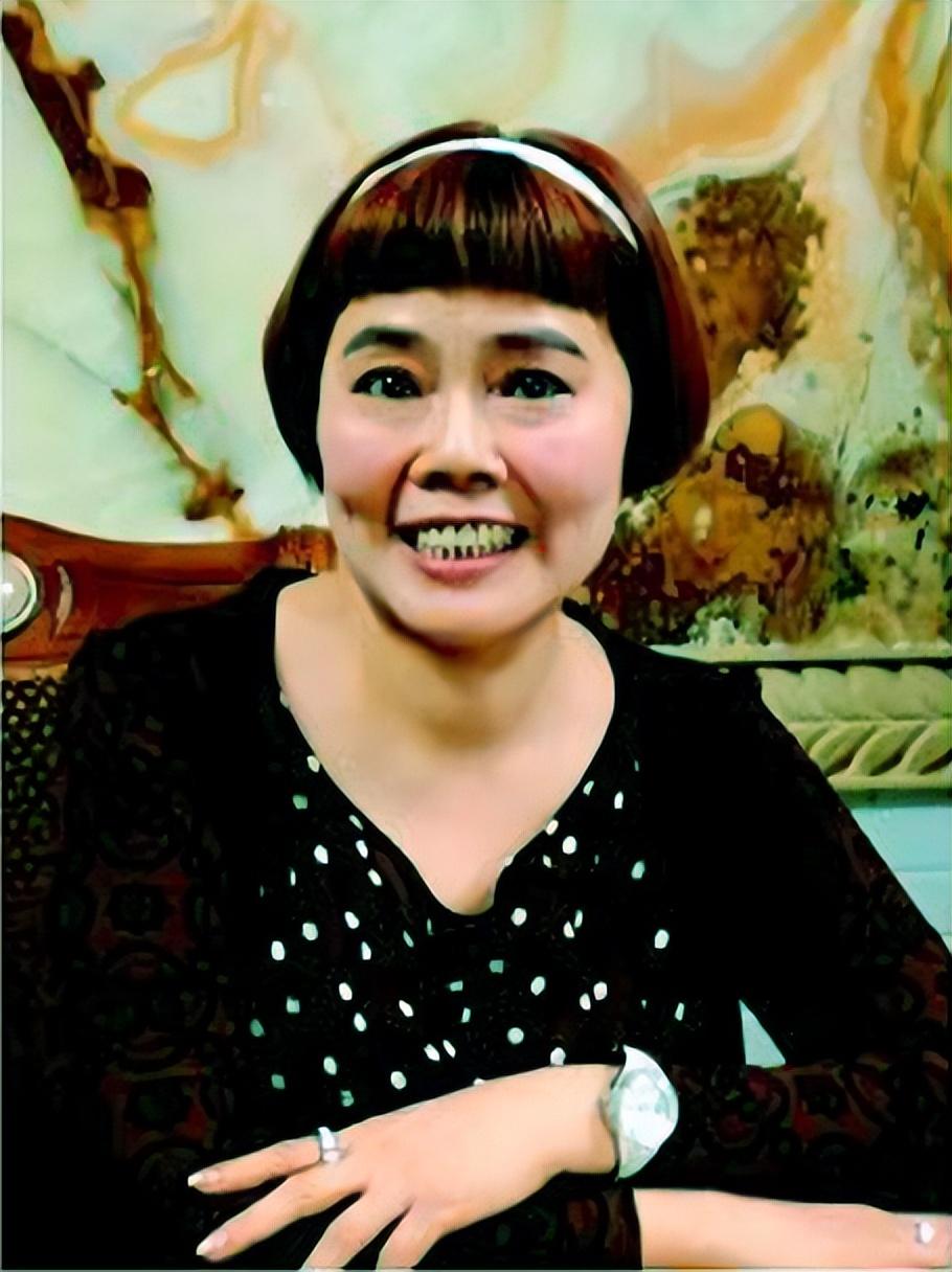 洪融杨延晋儿子_杨延晋 传记 事业爱情经历