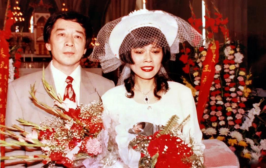 洪融杨延晋儿子_杨延晋 传记 事业爱情经历