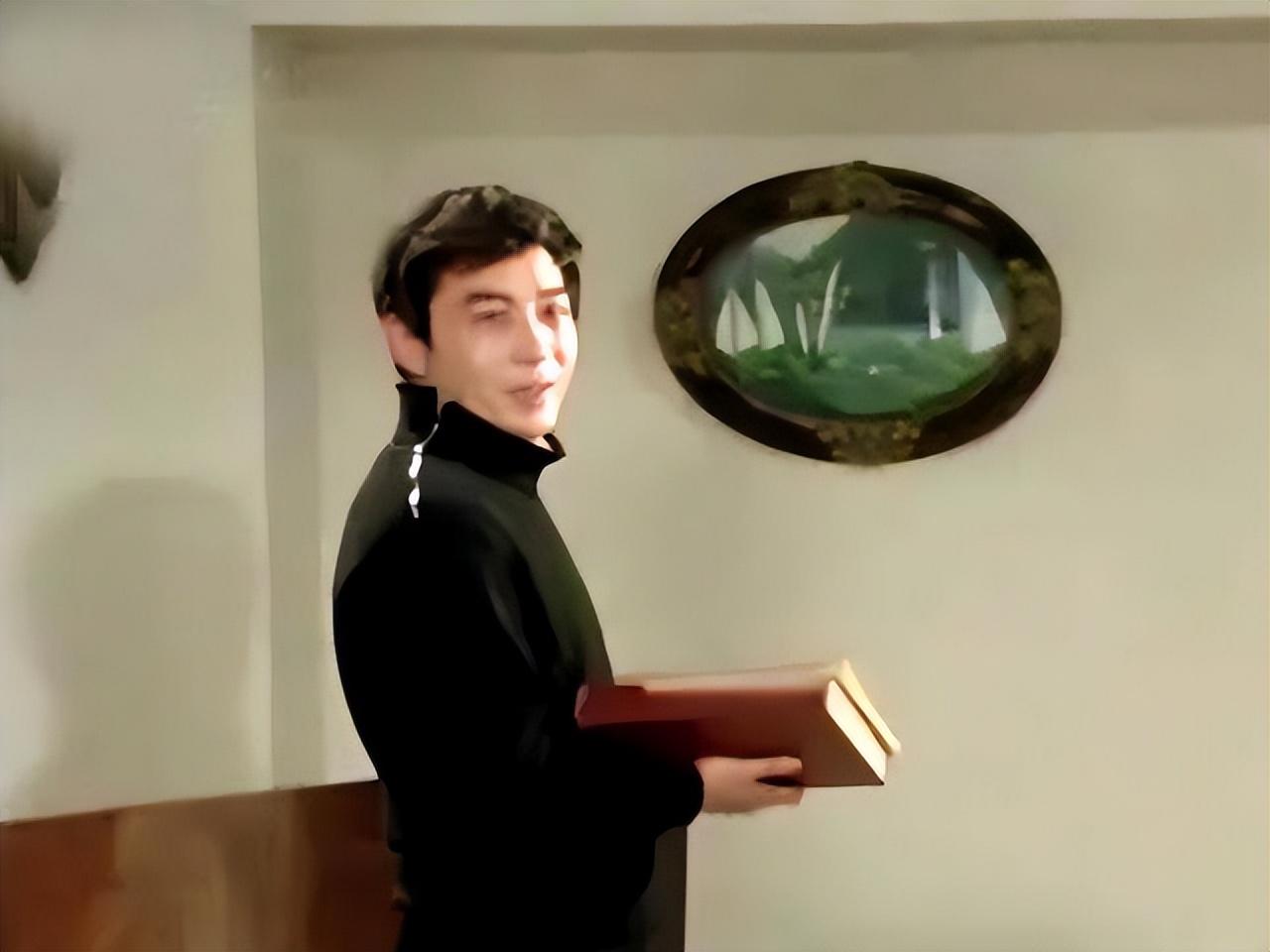 杨延晋 传记 事业爱情经历_洪融杨延晋儿子