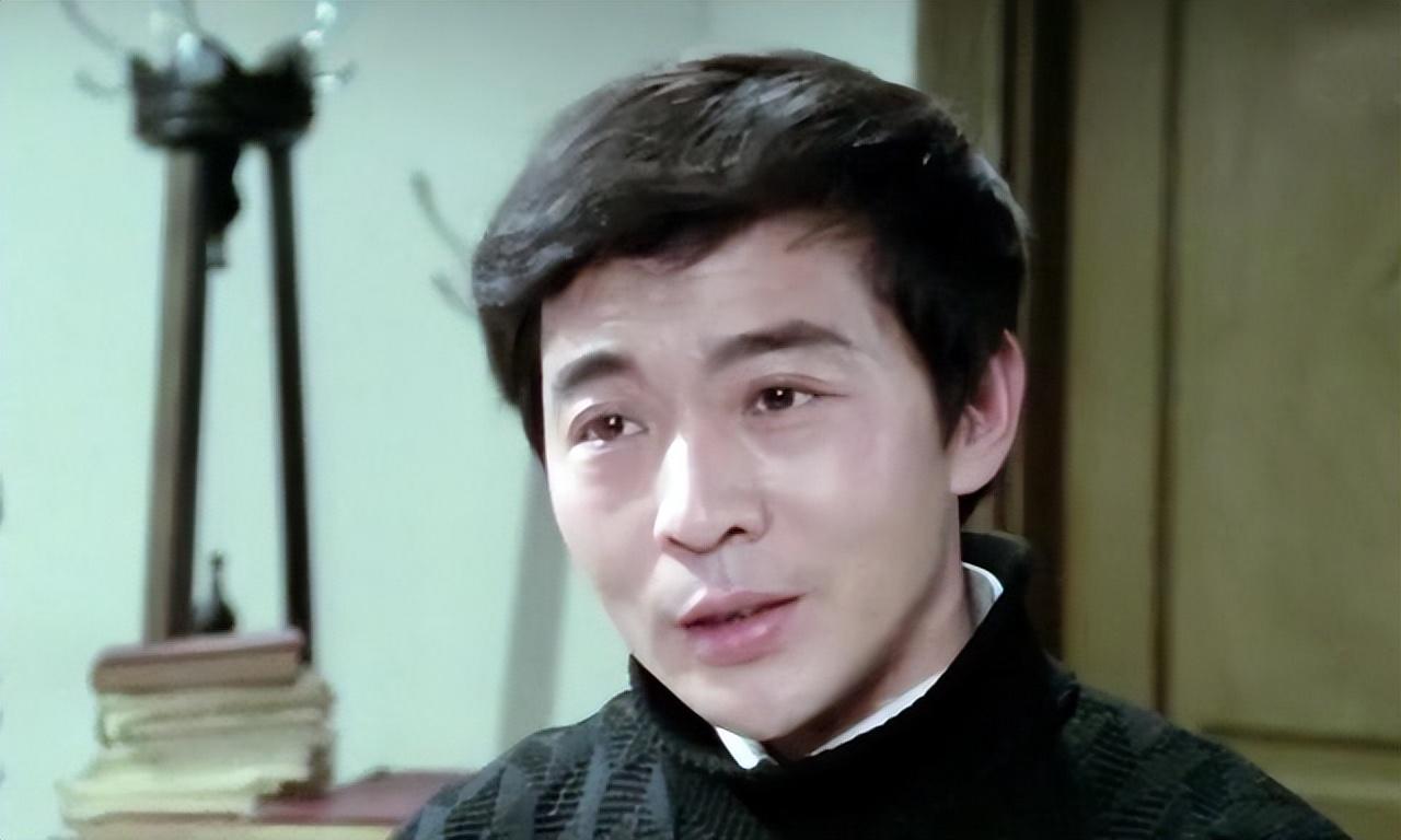 杨延晋 传记 事业爱情经历_洪融杨延晋儿子