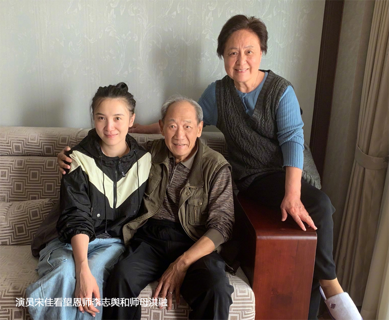 洪融杨延晋儿子_杨延晋 传记 李芸 洪融 爱情故事