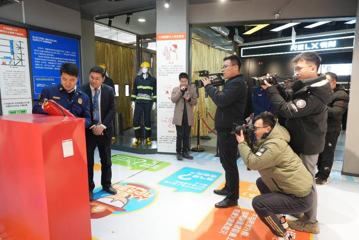 关于消防的稿件_济宁消防媒体采风_消防宣传工作交流