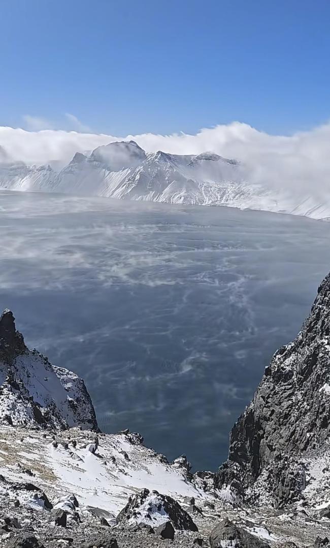 专家解读长白山天池开锅现象