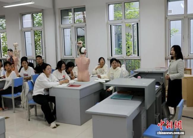 高校里的“带娃”人才是如何炼成的 培养专业托育守护者