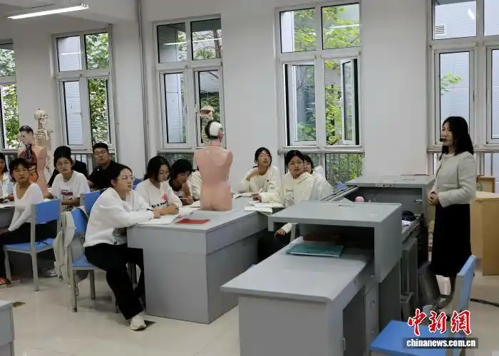 山东女子学院托育人才培养_高校婴幼儿发展与健康管理专业_多所大学开设“带娃专业”