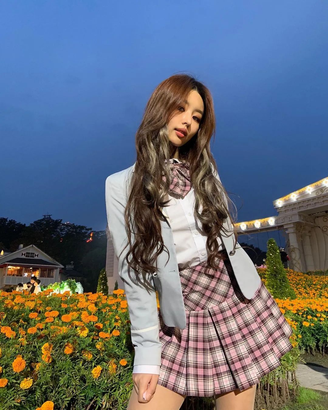 韩国美女赛车手郑宥娜_郑宥娜汽车测评视频_youna