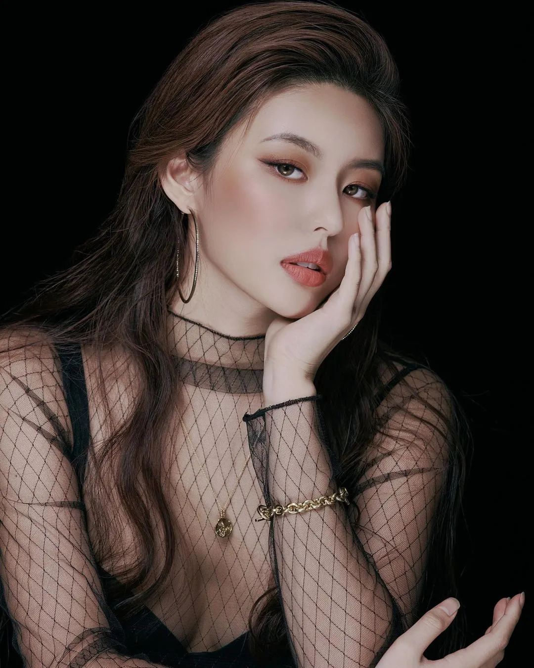 youna_韩国美女赛车手郑宥娜_郑宥娜汽车测评视频