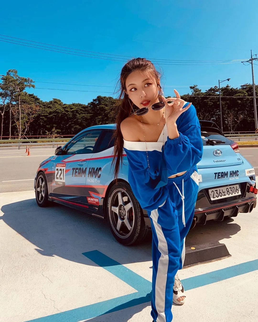 youna_韩国美女赛车手郑宥娜_郑宥娜汽车测评视频