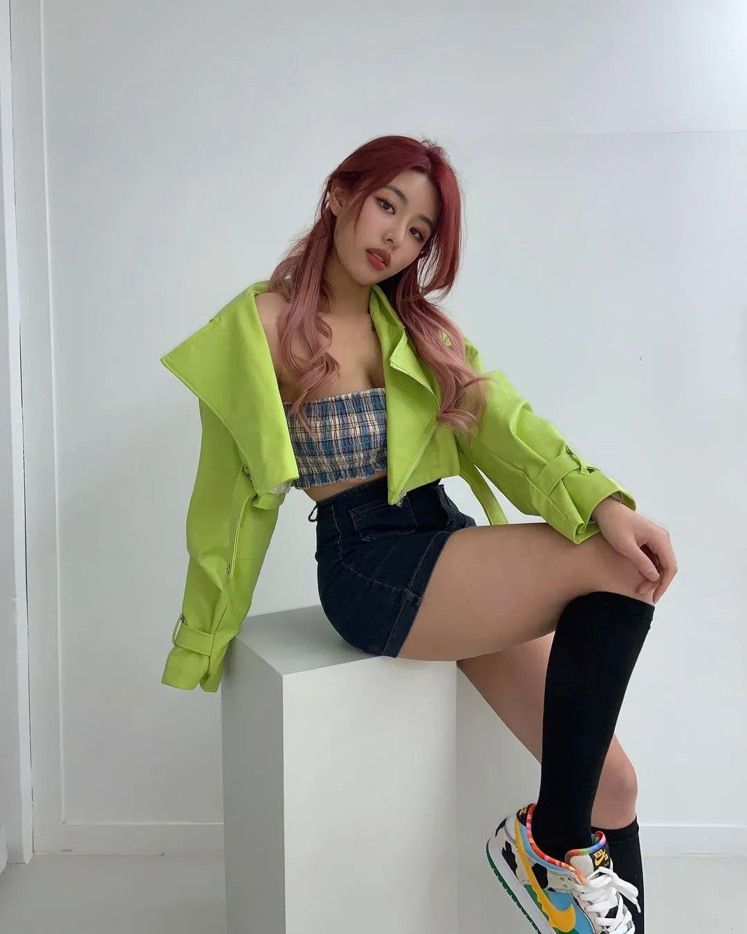 youna_韩国美女赛车手郑宥娜_郑宥娜汽车测评视频