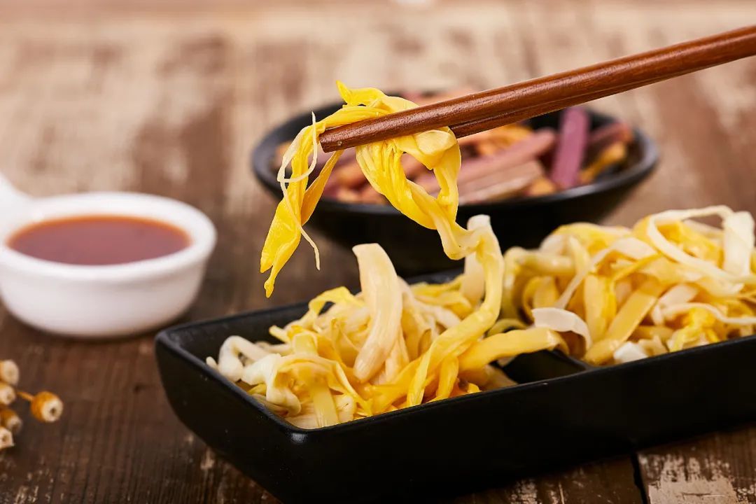 焯水技巧_这6类必须焯水的食物要知道_哪些食材需要焯水