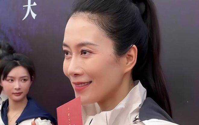 王艳温峥嵘对比_王艳婚姻生活_王艳王志才结婚照片