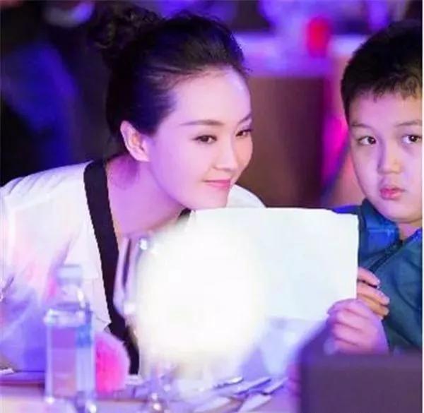 王艳 晴格格 早期婚姻_王艳王志才结婚照片