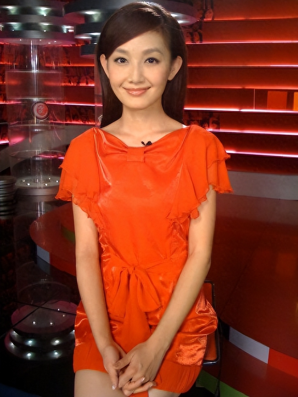 刘婧宠物狗雪纳瑞哈士奇_北京卫视最美主播刘婧_北京卫视女主持人刘婧