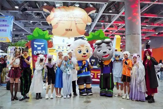 喜羊羊与灰太狼小游戏_CICF漫展 喜羊羊与灰太狼 巨型喜羊羊和萌宠吥喜