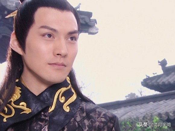 古装男主角颜值_古装剧男主扮相评价_古装美女明星