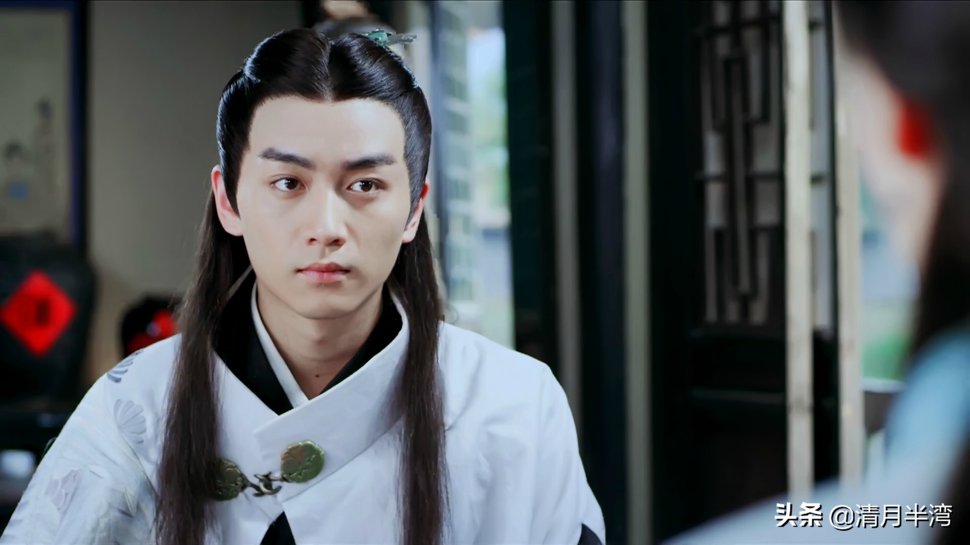 古装男主角颜值_古装剧男主扮相评价_古装美女明星