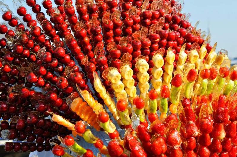 奶皮子糖葫芦爆火_北方冰糖葫芦口感最佳_一米糖葫芦特色品种
