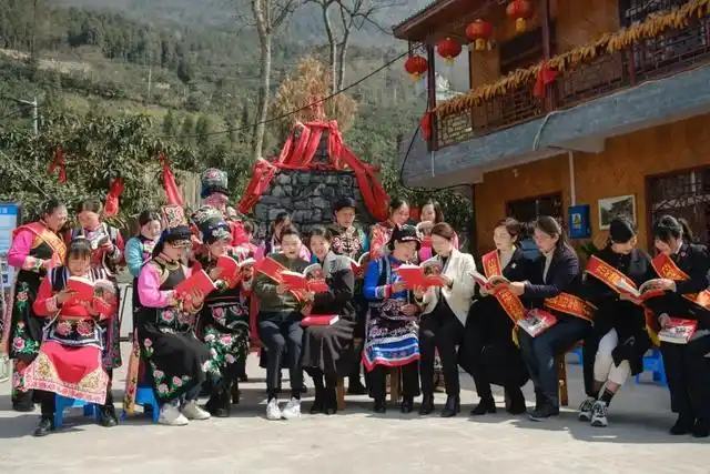 三八妇女节新闻稿_国际妇女节 习近平总书记 祝贺妇女