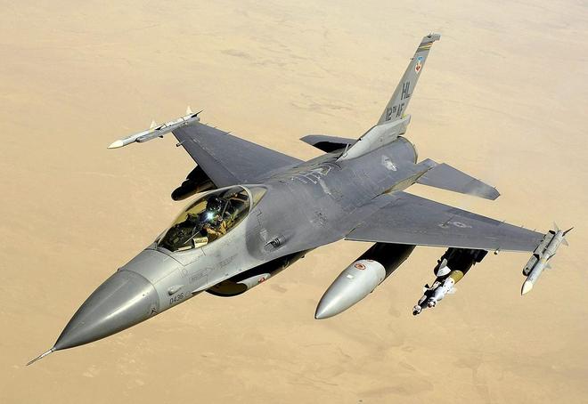 f16空战机动_F16战机出口销售原因分析_F16战斗机性能特点