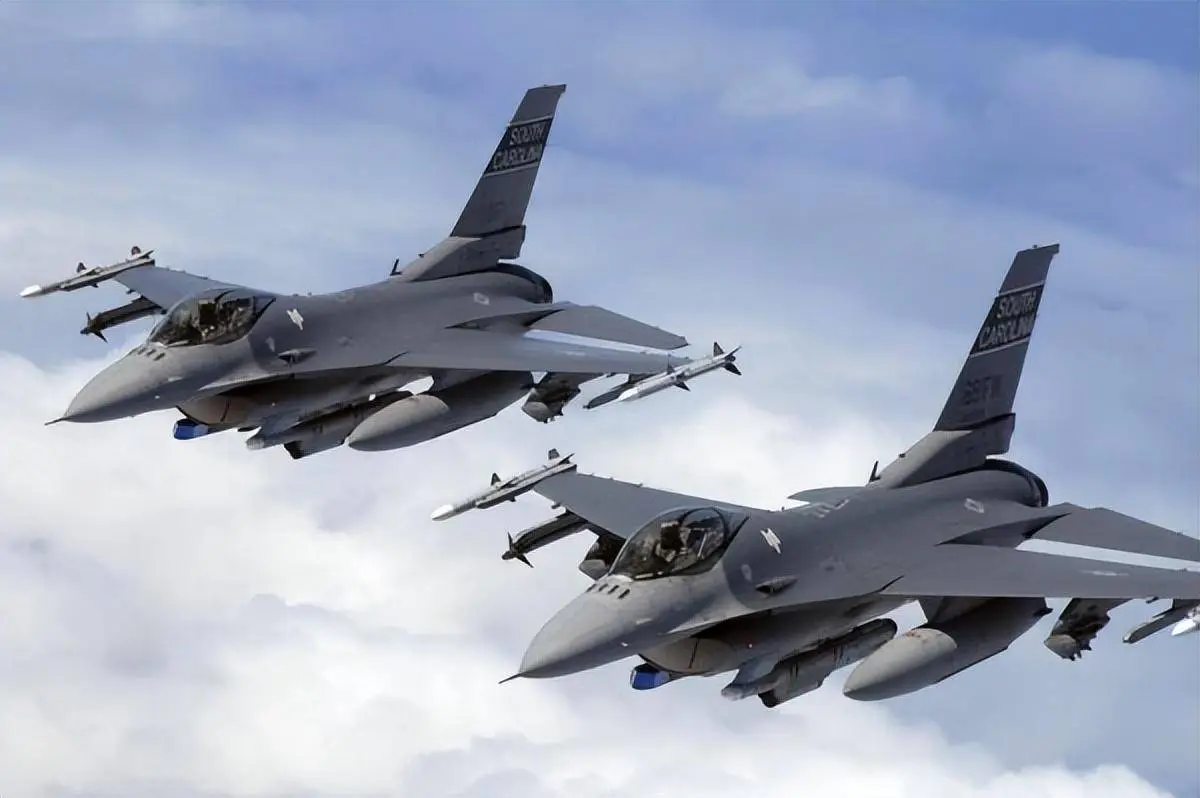 f16空战机动_F16战隼战机性能特点_F16战隼战机全球应用案例