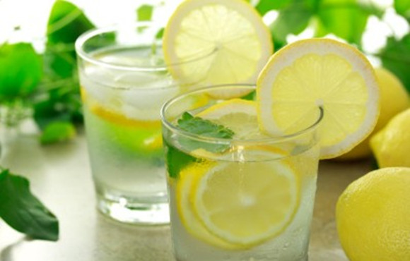 柠檬水减肥效果_用什么洗澡可以减肥_柠檬片泡水减肥法