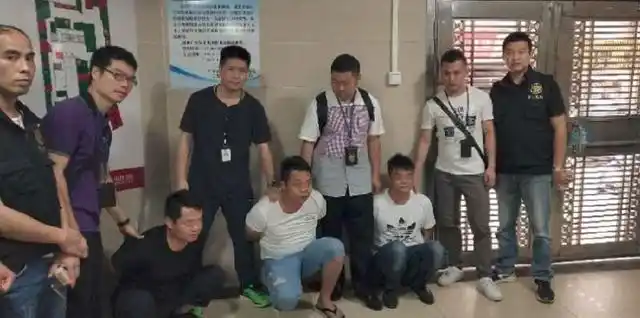 宝马碰瓷案件分析_佛山警方打击碰瓷团伙_高速后视镜碰瓷党图片