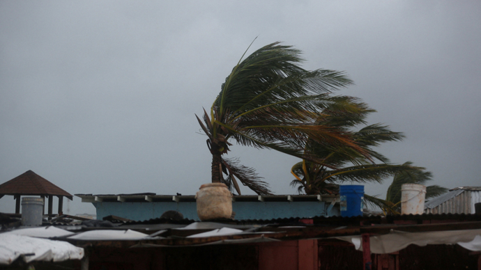 今年最强飓风“梅丽莎”逼近牙买加，狂风暴雨席卷加勒比，多国紧急疏散