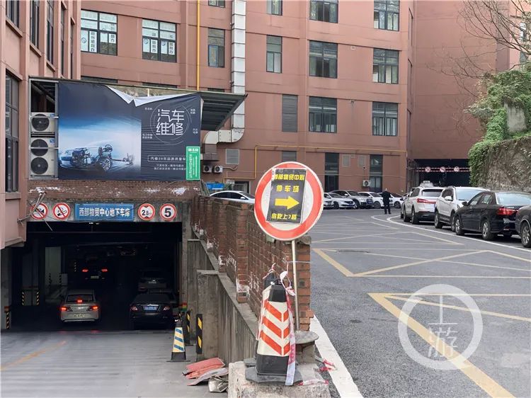 楼顶设练车场_驾校楼顶练车安全隐患_康桥驾校楼顶训练场违规