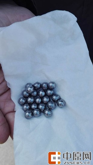 广场舞大妈遭袭击 民警带走22颗钢珠将调查射出者(图)