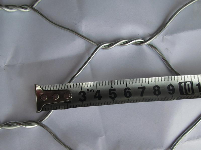 黄南水利建设雷诺护垫河道生态护坡