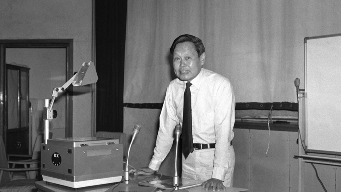 杨振宁的“慢教育学”：做教授的父亲没把儿子朝数学方向推，却给他补《孟子》