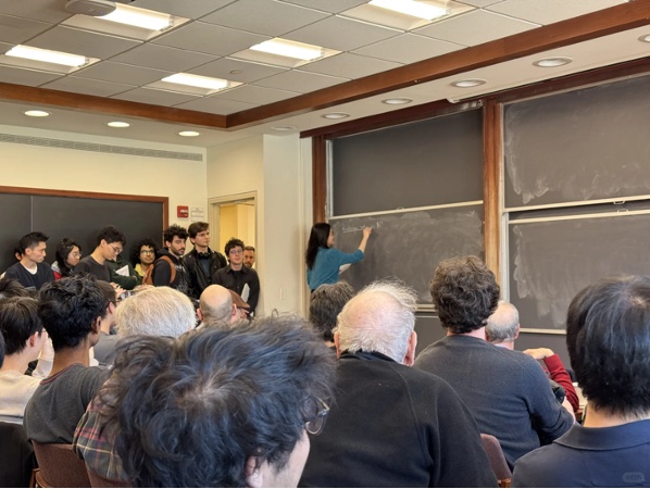 韦东奕连听3天讲座,这位女教授该有多厉害?