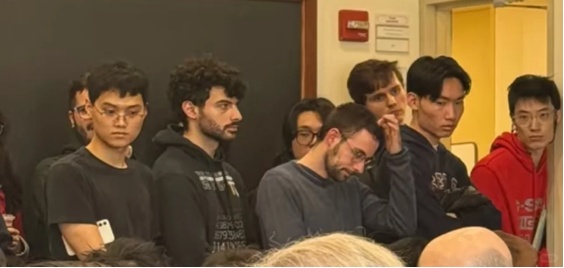 韦东奕连听3天讲座,这位女教授该有多厉害?