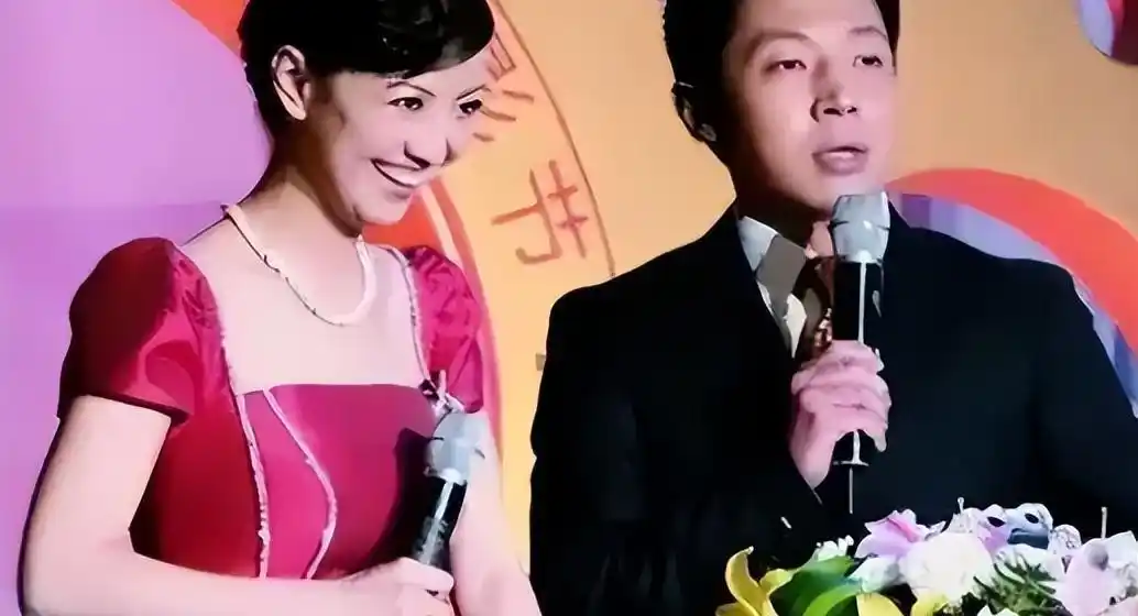 经纬和撒贝宁的照片_经纬 撒贝宁 恋情_经纬 主持生涯