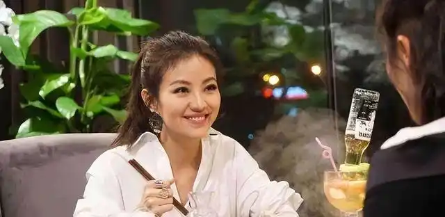 涂经纬富豪男友_经纬和撒贝宁的照片_涂经纬撒贝宁恋情