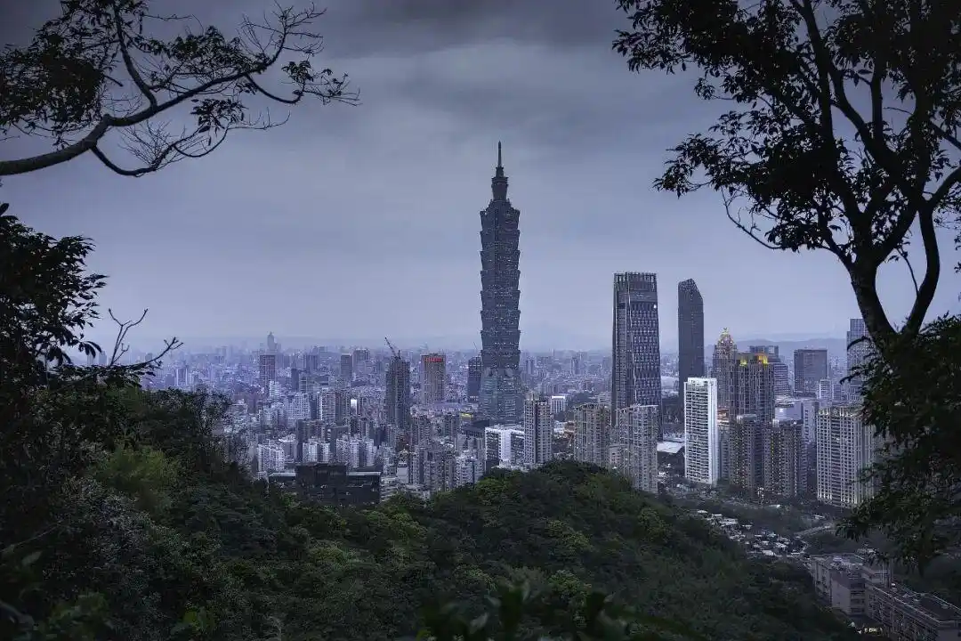 台积电美国投资与台湾产能平衡_美国台积电芯片制造五五分_台积电和三星在美工厂遇大麻烦
