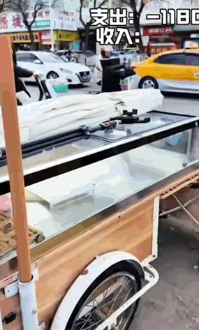 创业连麦真实案例_创业风险分析_这个“地摊” 不卖东西只救命