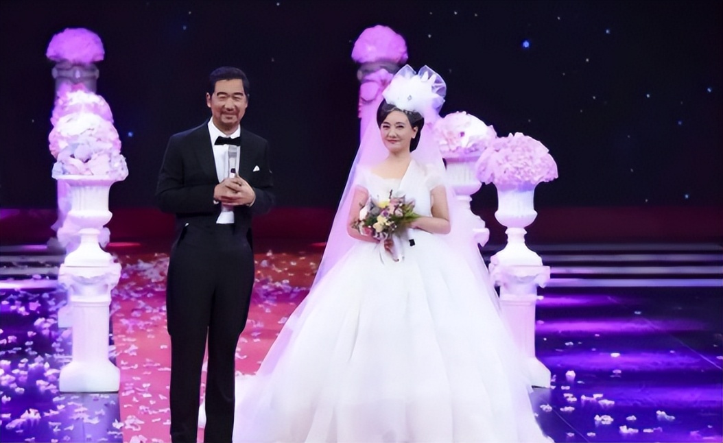 张国立与邓婕婚姻故事_张国立为什么和前妻离婚_张国立与罗秀春离婚原因