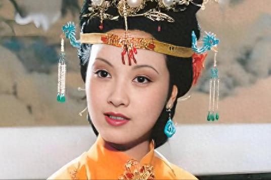 张国立邓婕离婚协议 不许再生育 条款 邓婕为了张国立放弃生育 张国立邓婕婚姻故事_张国立为什么和前妻离婚