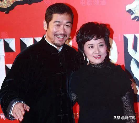 邓婕 张国立 夫妻关系_张国立为什么和前妻离婚