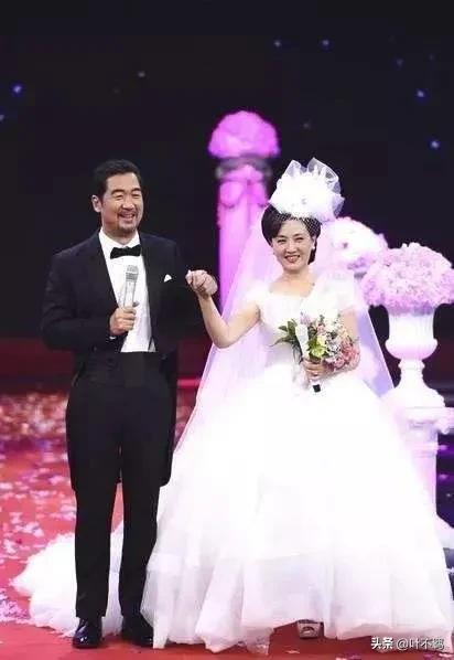 邓婕 张国立 夫妻关系_张国立为什么和前妻离婚