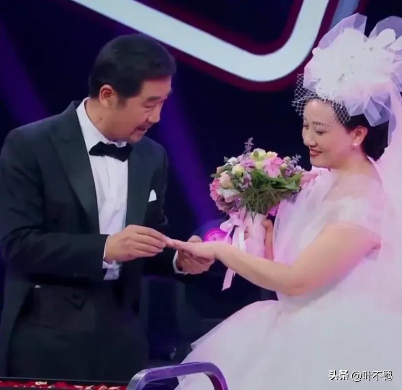 张国立为什么和前妻离婚_邓婕 张国立 夫妻关系