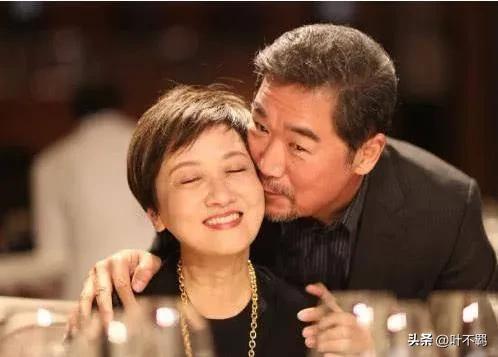 邓婕 张国立 夫妻关系_张国立为什么和前妻离婚