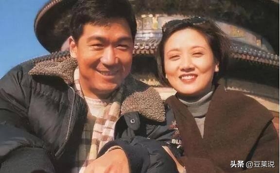 张国立邓婕二婚感情_张国立前妻罗秀春现状_张国立为什么和前妻离婚