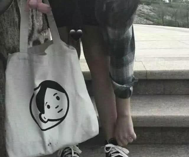 怀念前任一年后感情变化_“QQ空间说说点赞率高_点赞空间说说网站