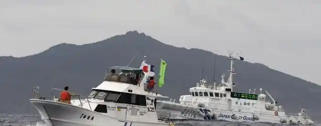 钓鱼岛日本渔船闯入_日本海警船驱离行动_光荣使命勇夺钓鱼岛
