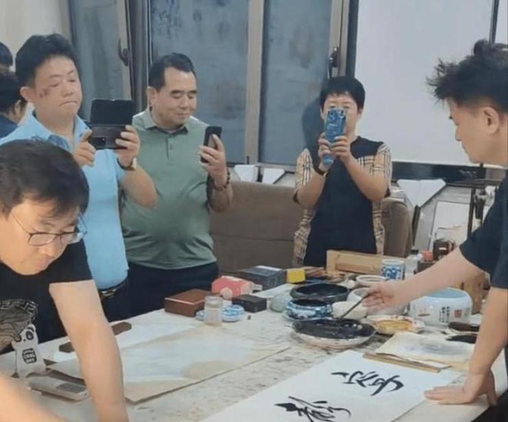 毕福剑落魄经历_毕福剑写错字事件_毕福剑智取威虎山 thunder