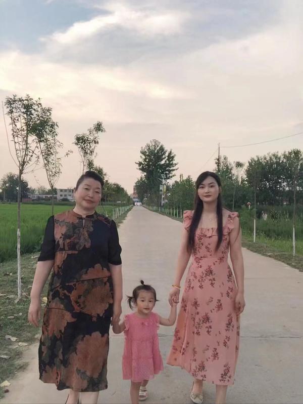 村纪检委员徐丹丹_30岁村干部_大学生女村官 观看