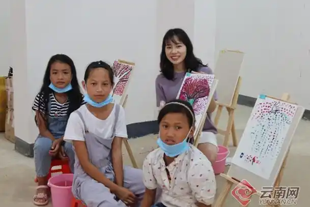 怒江州大学生村官_大学生女村官 观看_倩如扶贫经历