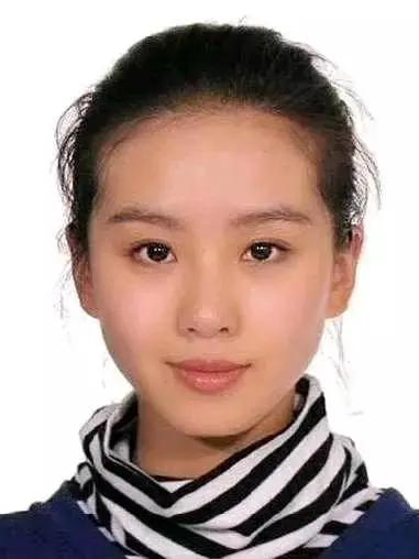 美术艺考生面试现场_艺考证件照要求_明星证件照分析